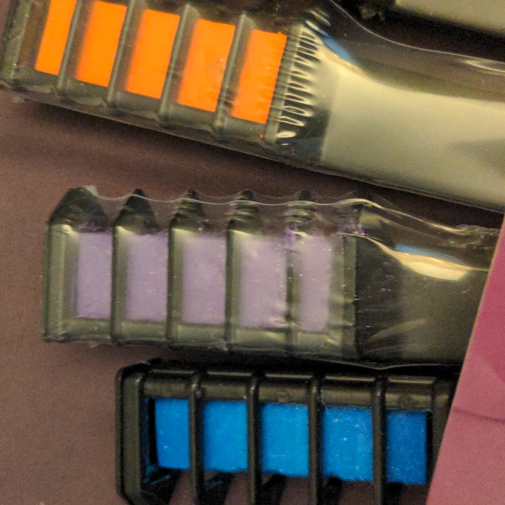 ❤️ Mini Hair Color Combs - Picture 2 of 7